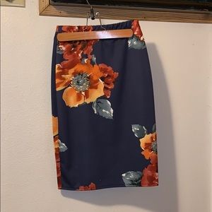 Floral pencil skirt size M